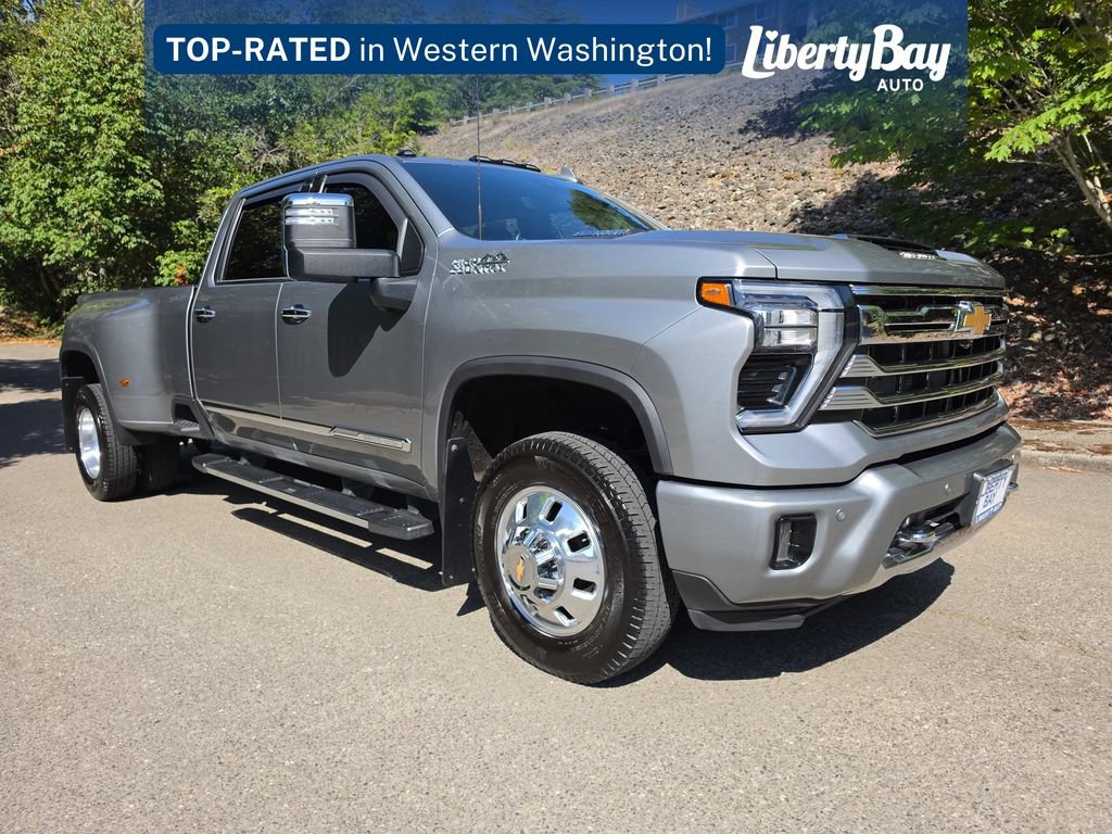 Used 2024 Chevrolet Silverado 3500 High Country w/ Technology Package AWD/4WD image 3