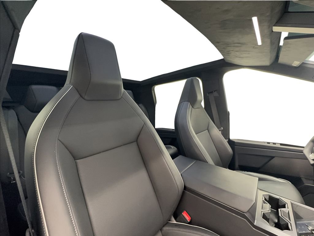 Used 2024 Tesla Cybertruck AWD Crew Cab image 30