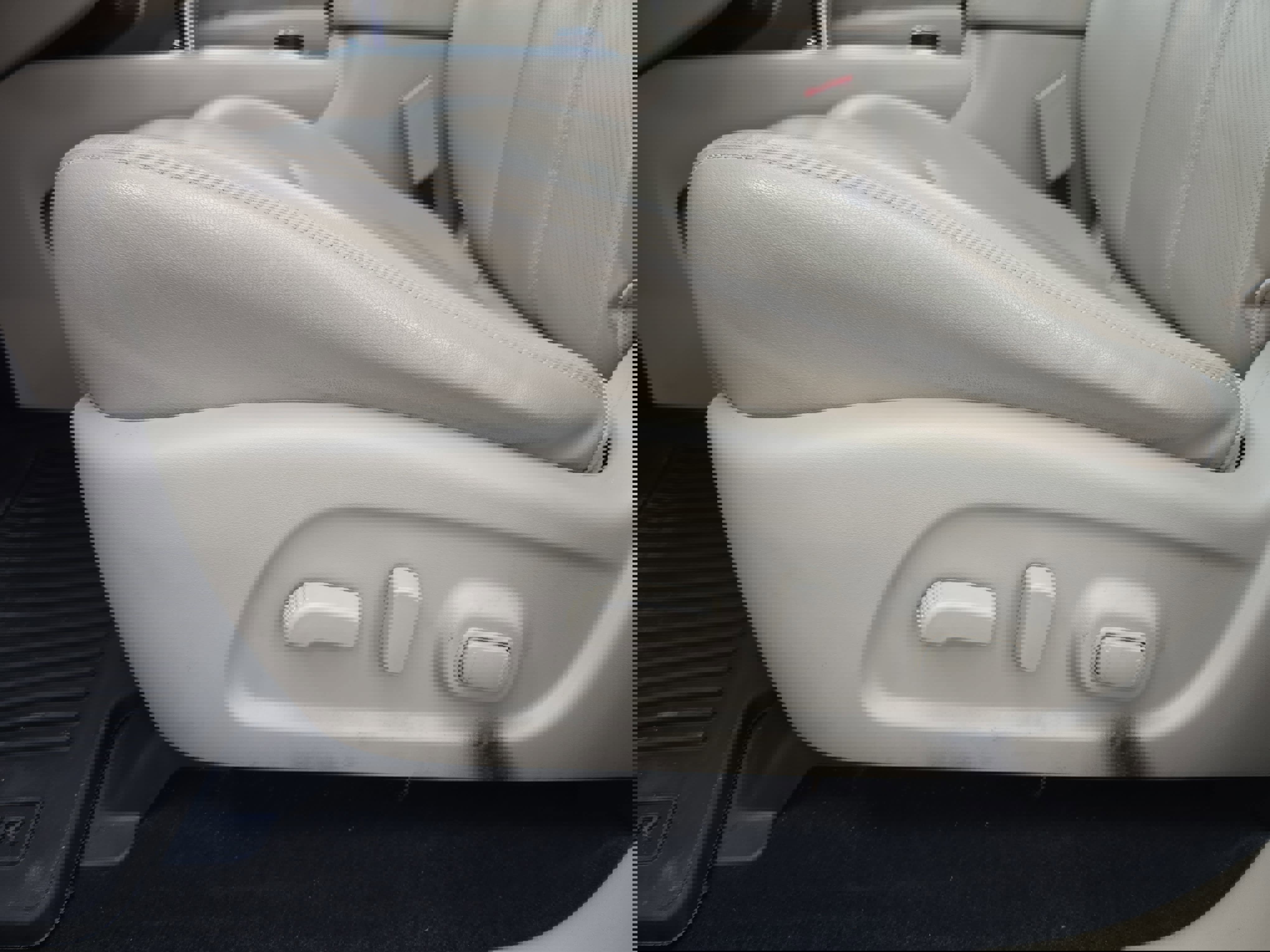 Used 2020 Nissan Pathfinder Platinum image 31