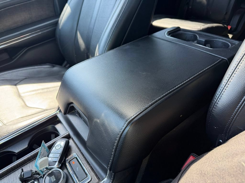 Used 2019 Ford Expedition Limited w/ Equipment Group 301A AWD/4WD image 25