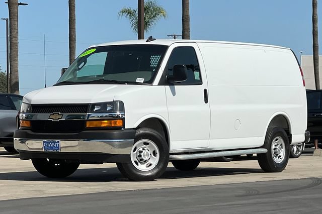 Used 2025 Chevrolet Express 2500 w/ Driver Convenience Package RWD image 8