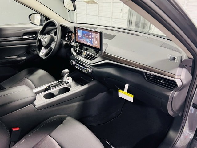 New 2025 Nissan Altima 2.5 SV w/ SV Special Edition Package image 33