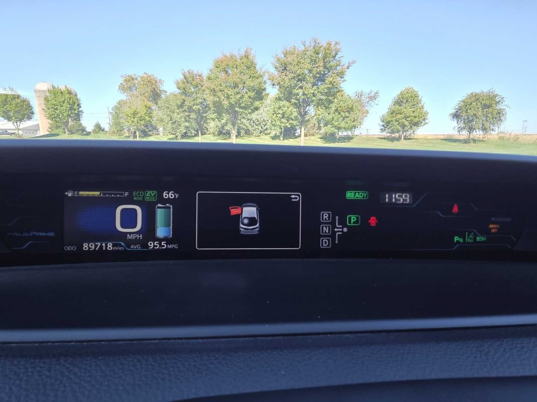Used 2017 Toyota Prius Prime Advanced w/ Protection Package FWD image 20