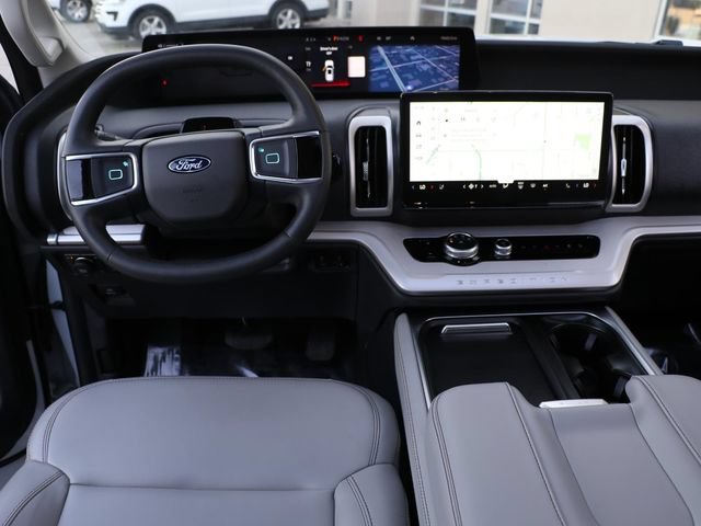 Used 2025 Ford Expedition Active AWD/4WD image 18