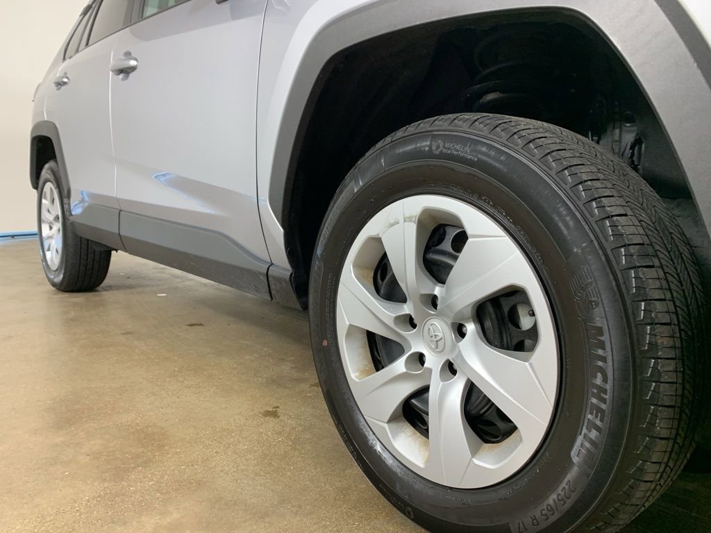 Used 2024 Toyota RAV4 LE image 6