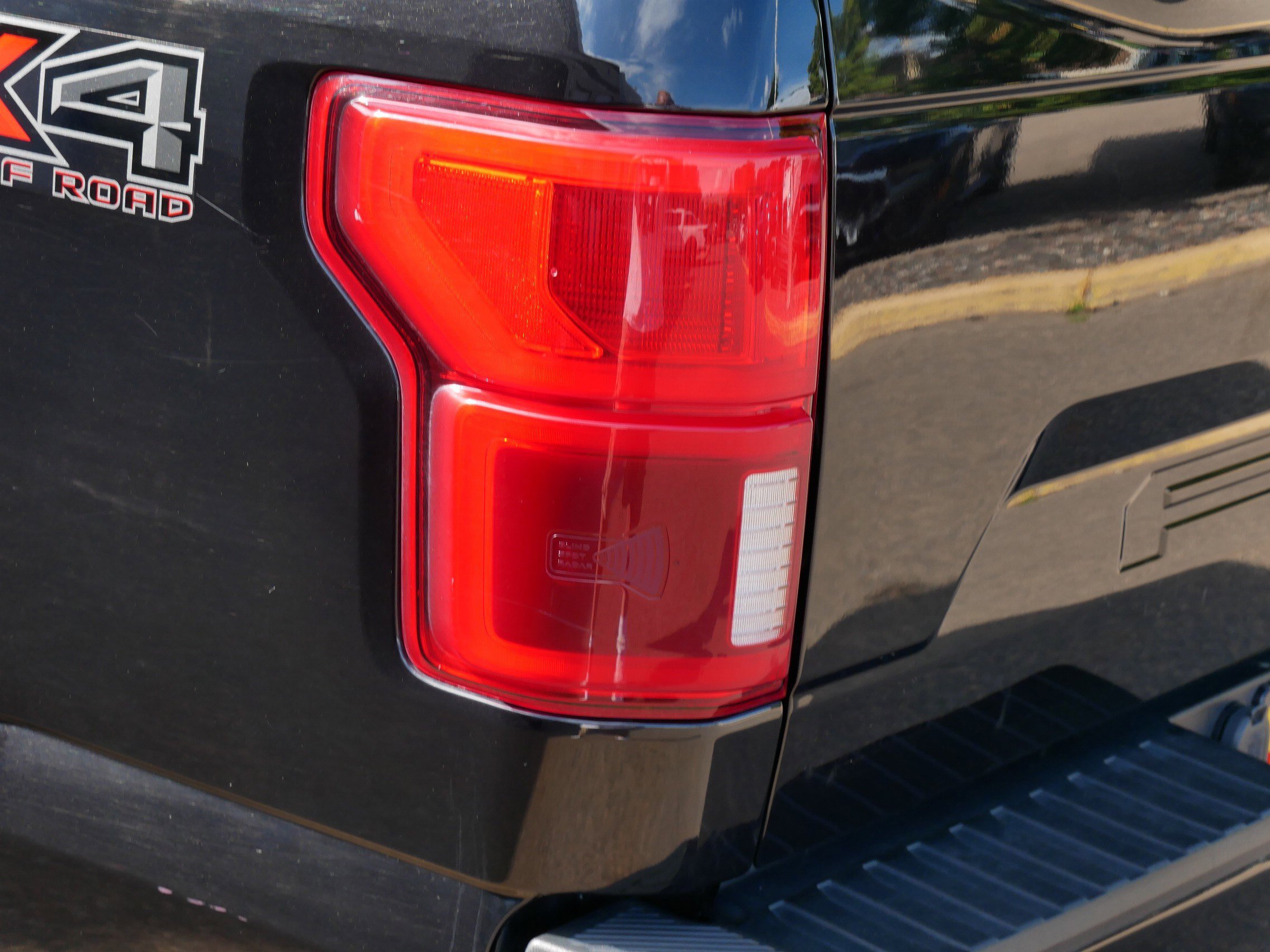 Used 2019 Ford F150 Lariat w/ Equipment Group 502A Luxury image 17