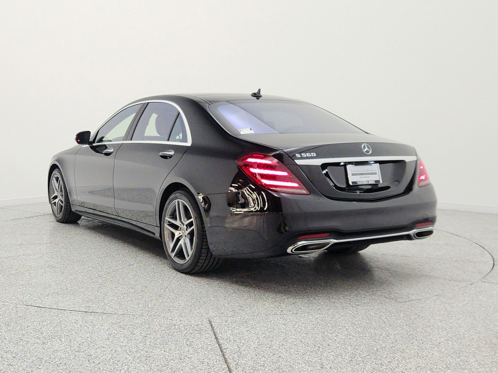 Used 2018 Mercedes-Benz S 560 Sedan image 7