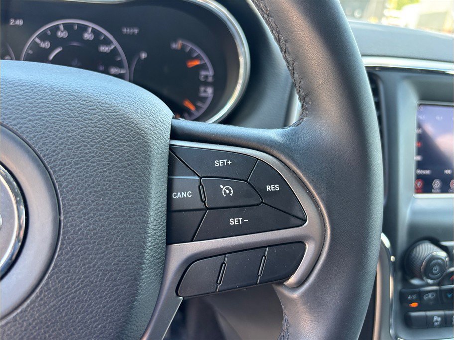 Used 2019 Jeep Grand Cherokee Laredo AWD/4WD image 25