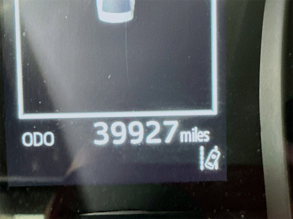 Used 2024 Toyota Camry SE image 32