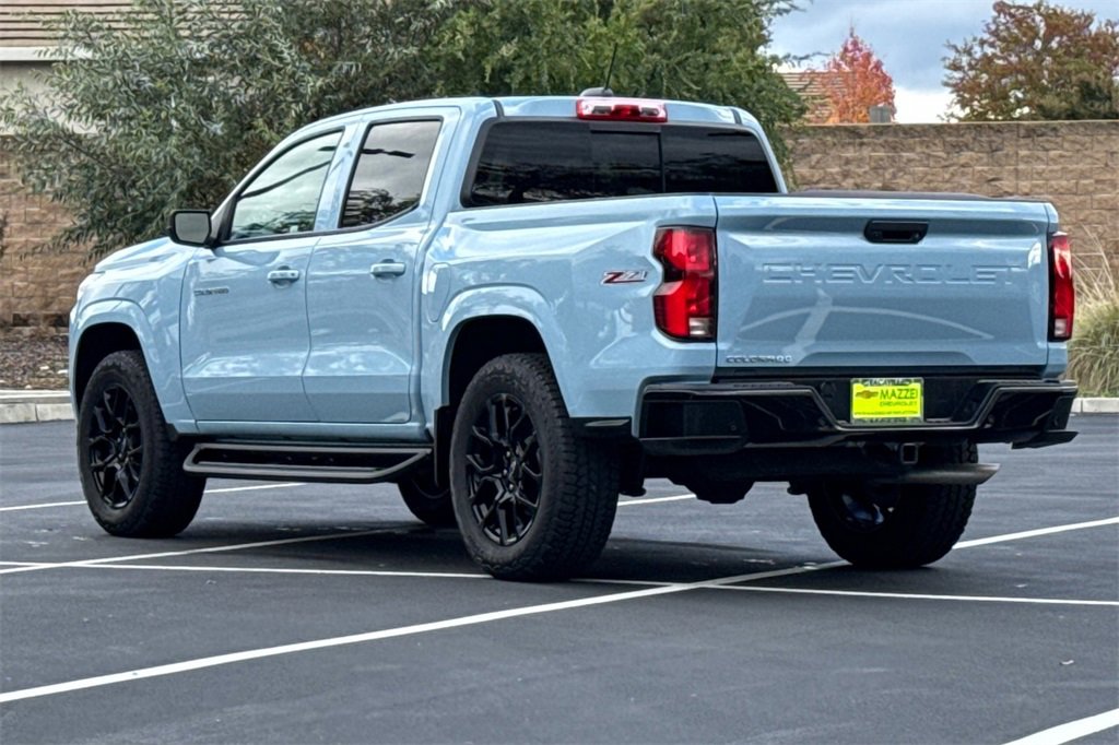Used 2025 Chevrolet Colorado Z71 image 3