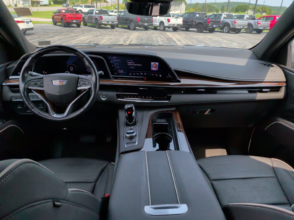 Used 2023 Cadillac Escalade Premium Luxury w/ Performance Package AWD/4WD image 2