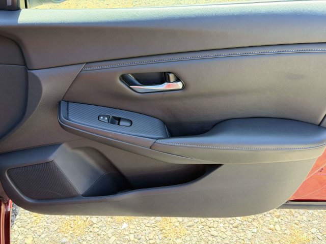 Used 2024 Nissan Sentra SV FWD image 10