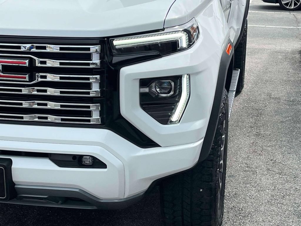 Certified 2023 GMC Canyon Denali AWD/4WD image 9