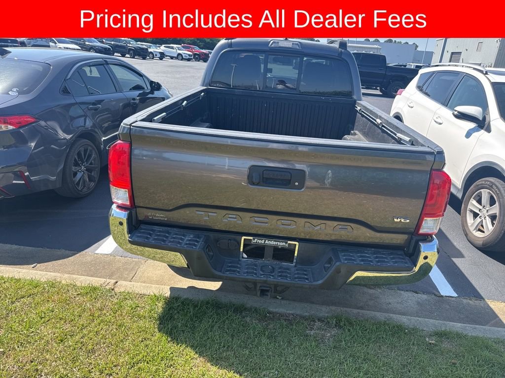 Used 2017 Toyota Tacoma SR5 w/ Tow Package RWD image 4
