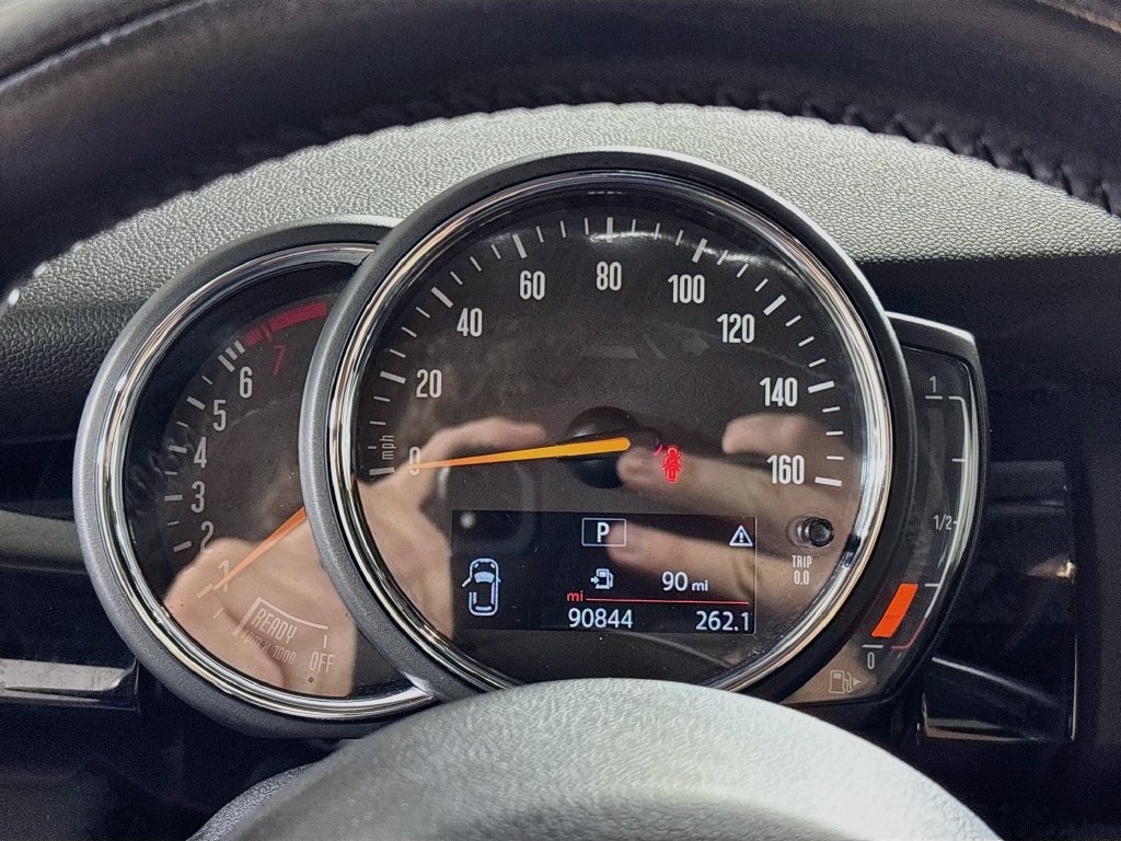 Used 2019 MINI Cooper 2-Door Hardtop w/ Premium Package FWD image 14