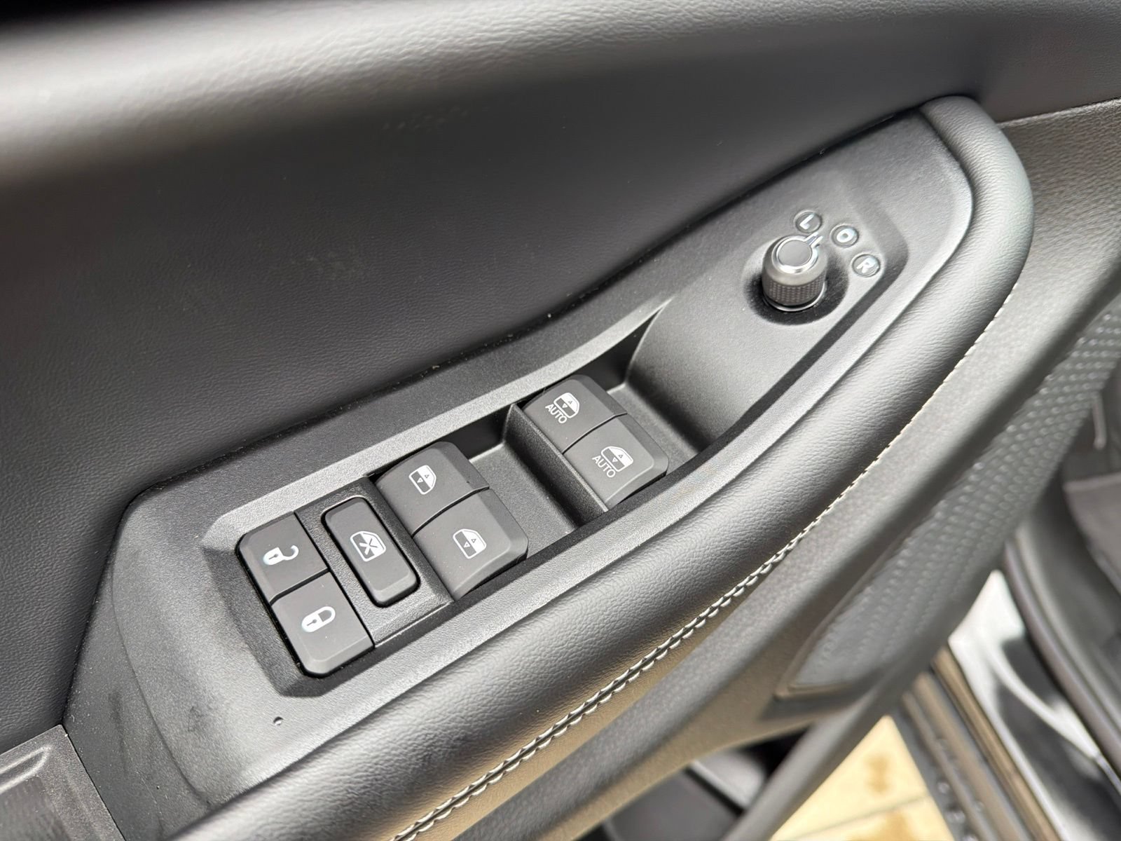 New 2026 Jeep Grand Cherokee Laredo AWD/4WD image 15