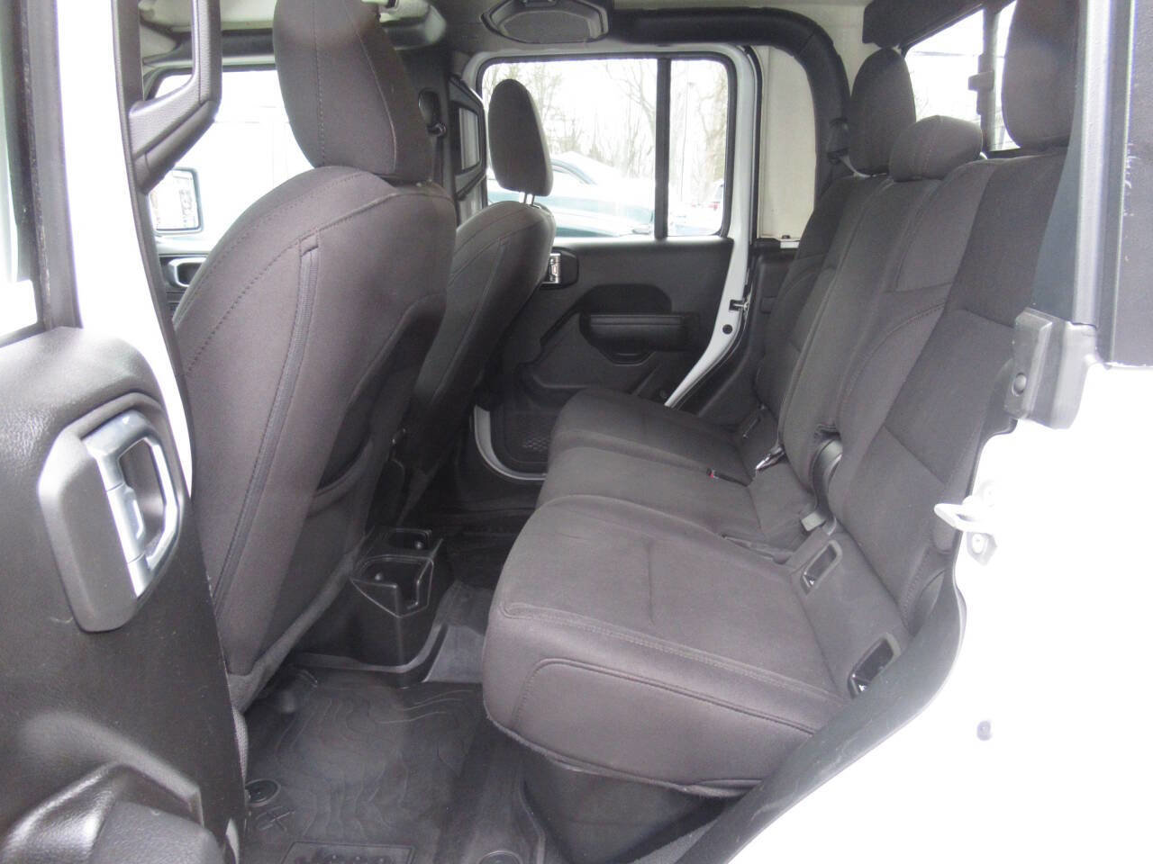 Used 2022 Jeep Gladiator Sport image 18