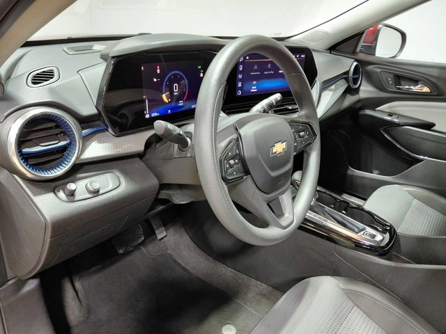 Used 2025 Chevrolet Trax LT image 17