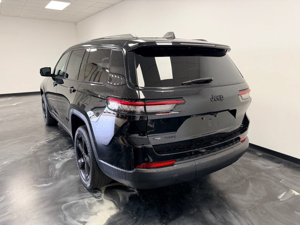 Used 2023 Jeep Grand Cherokee L Laredo AWD/4WD image 23
