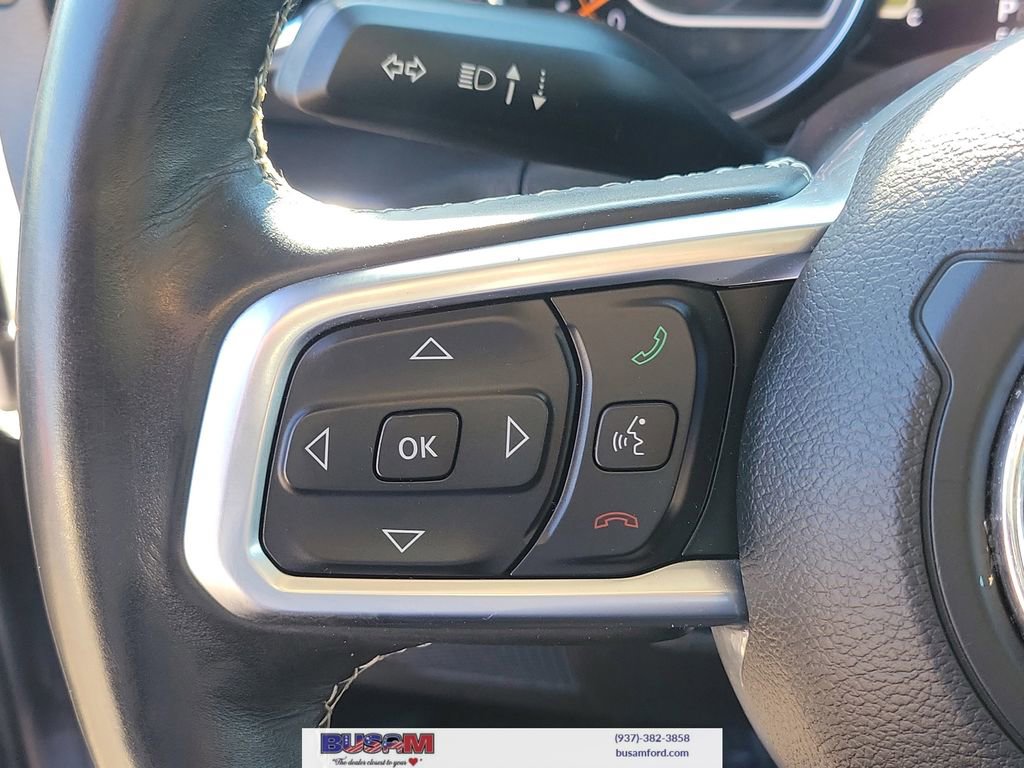 Used 2019 Jeep Wrangler Unlimited Sahara w/ Dual Top Group AWD/4WD image 19