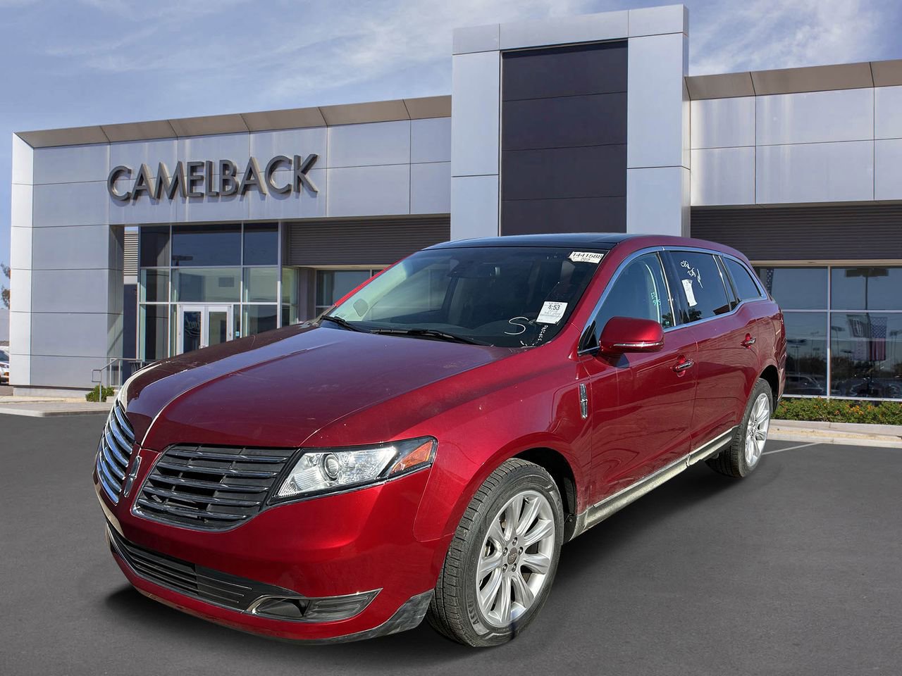 Used 2018 Lincoln MKT FWD image 11