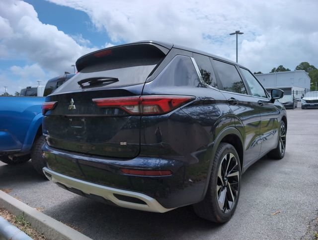 Used 2024 Mitsubishi Outlander SE FWD image 3