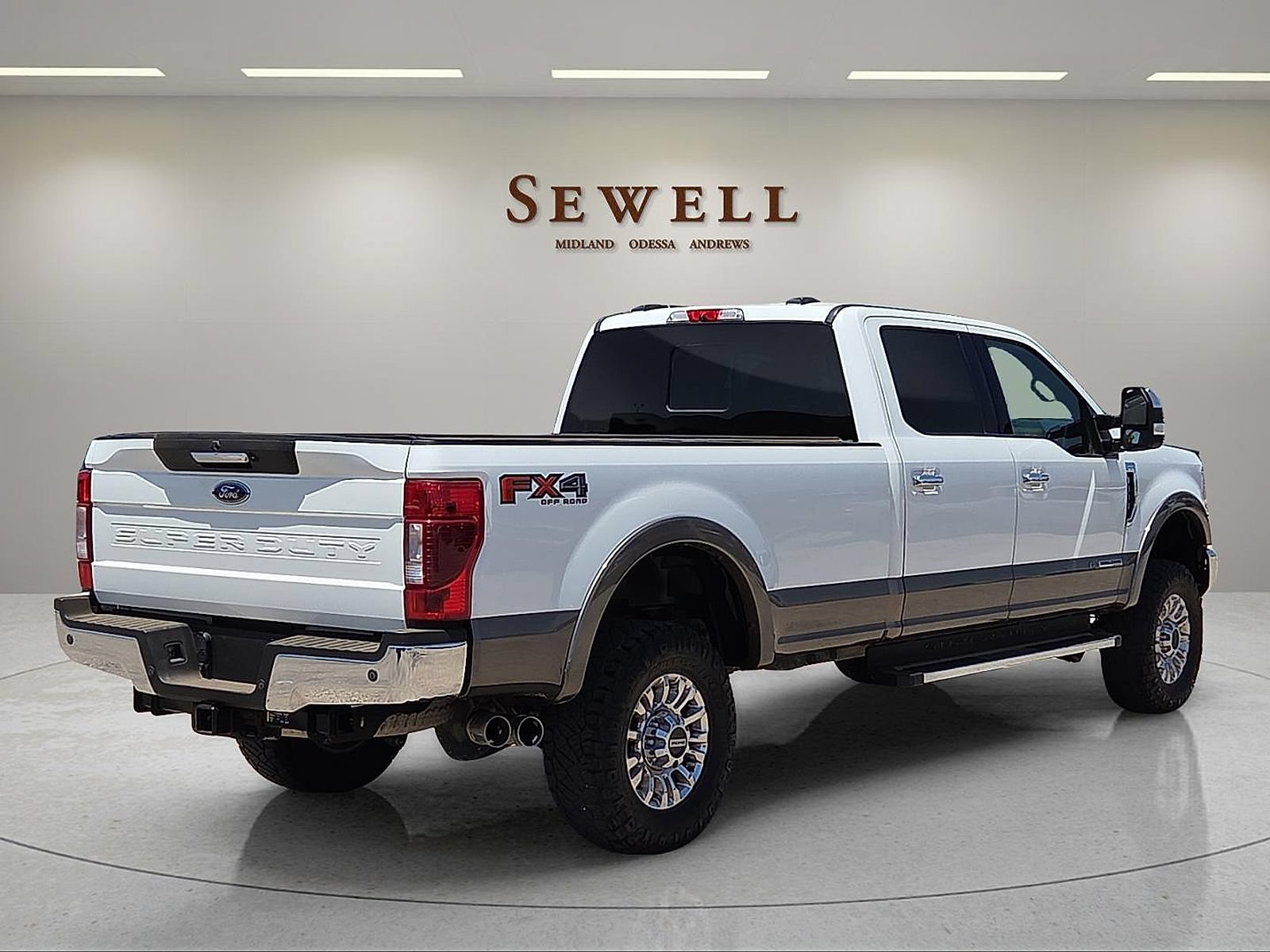 Used 2022 Ford F350 Lariat w/ Chrome Package AWD/4WD image 4