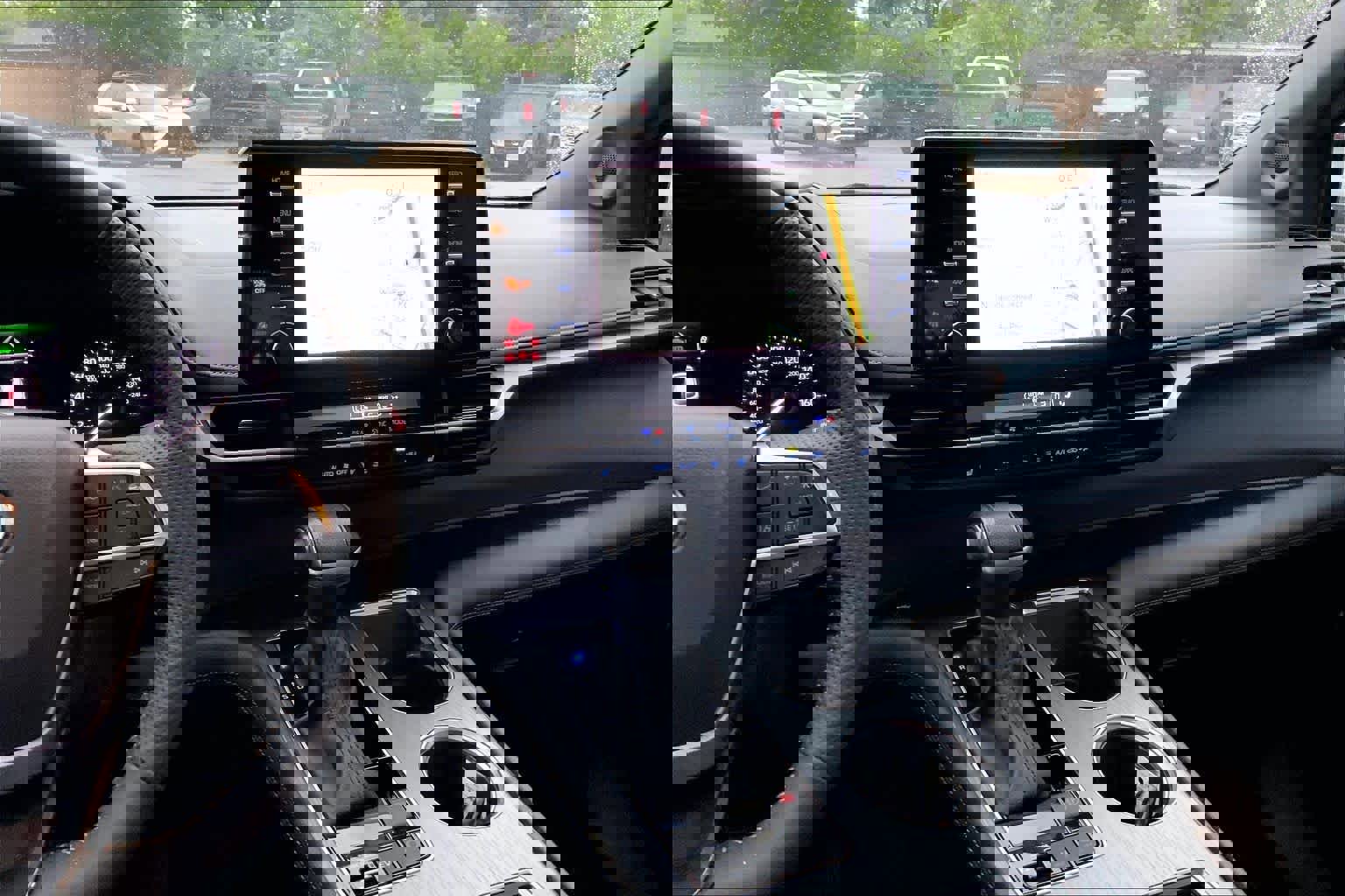 Used 2024 Toyota Sienna XLE Woodland Edition AWD/4WD image 7