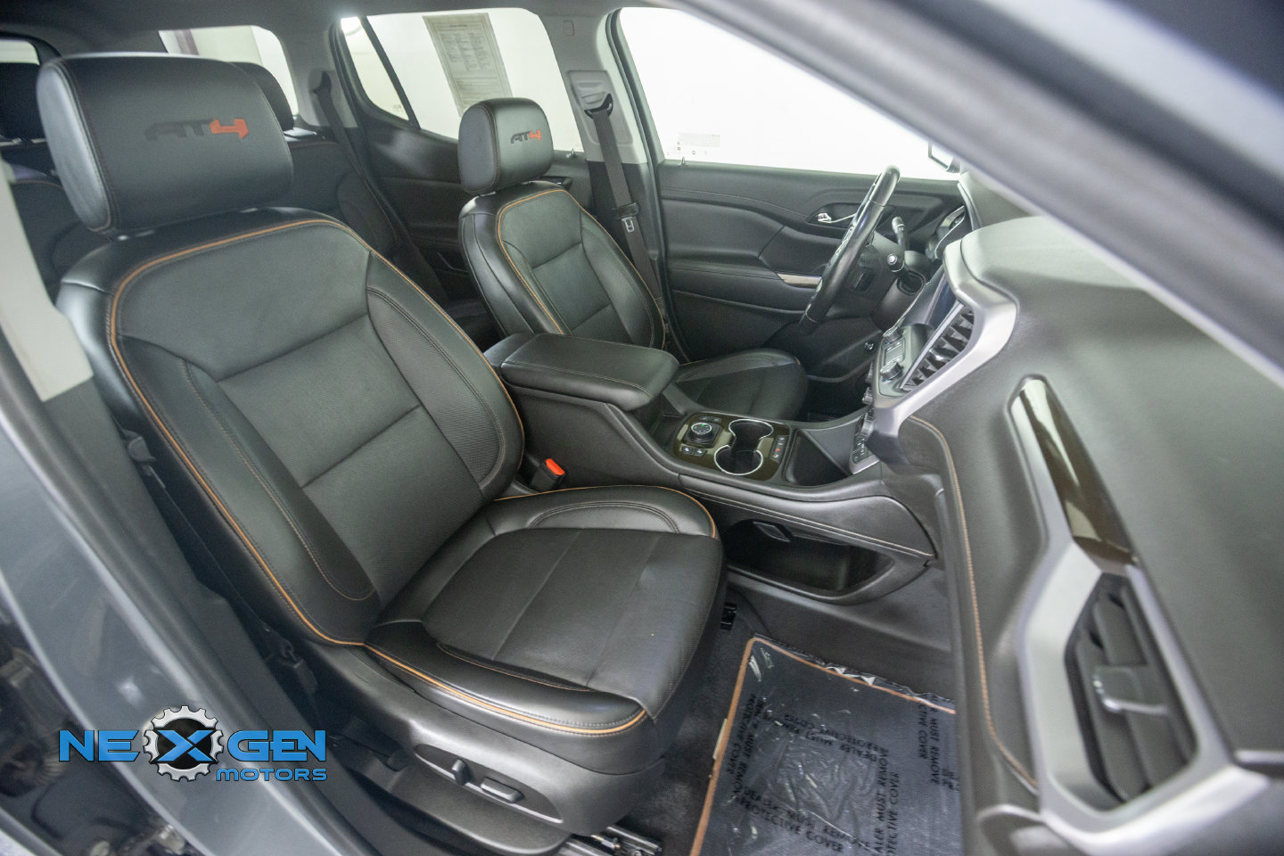 Used 2021 GMC Acadia AT4 w/ Trailering Package AWD/4WD image 9