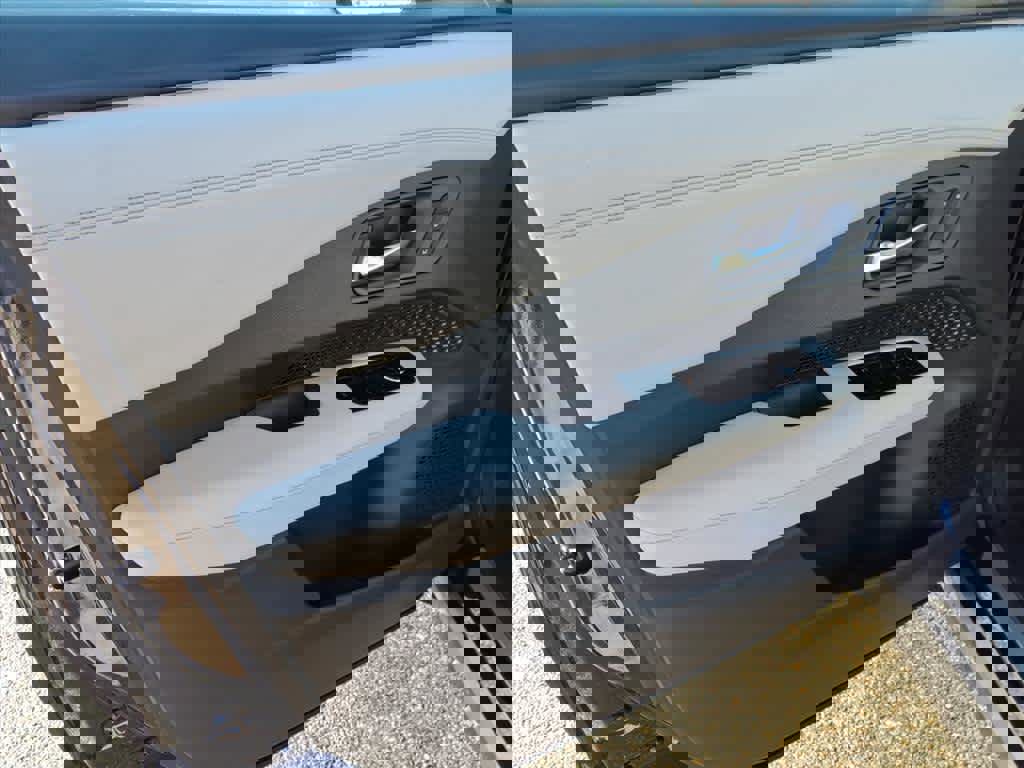 Certified 2023 Nissan Ariya FWD image 10