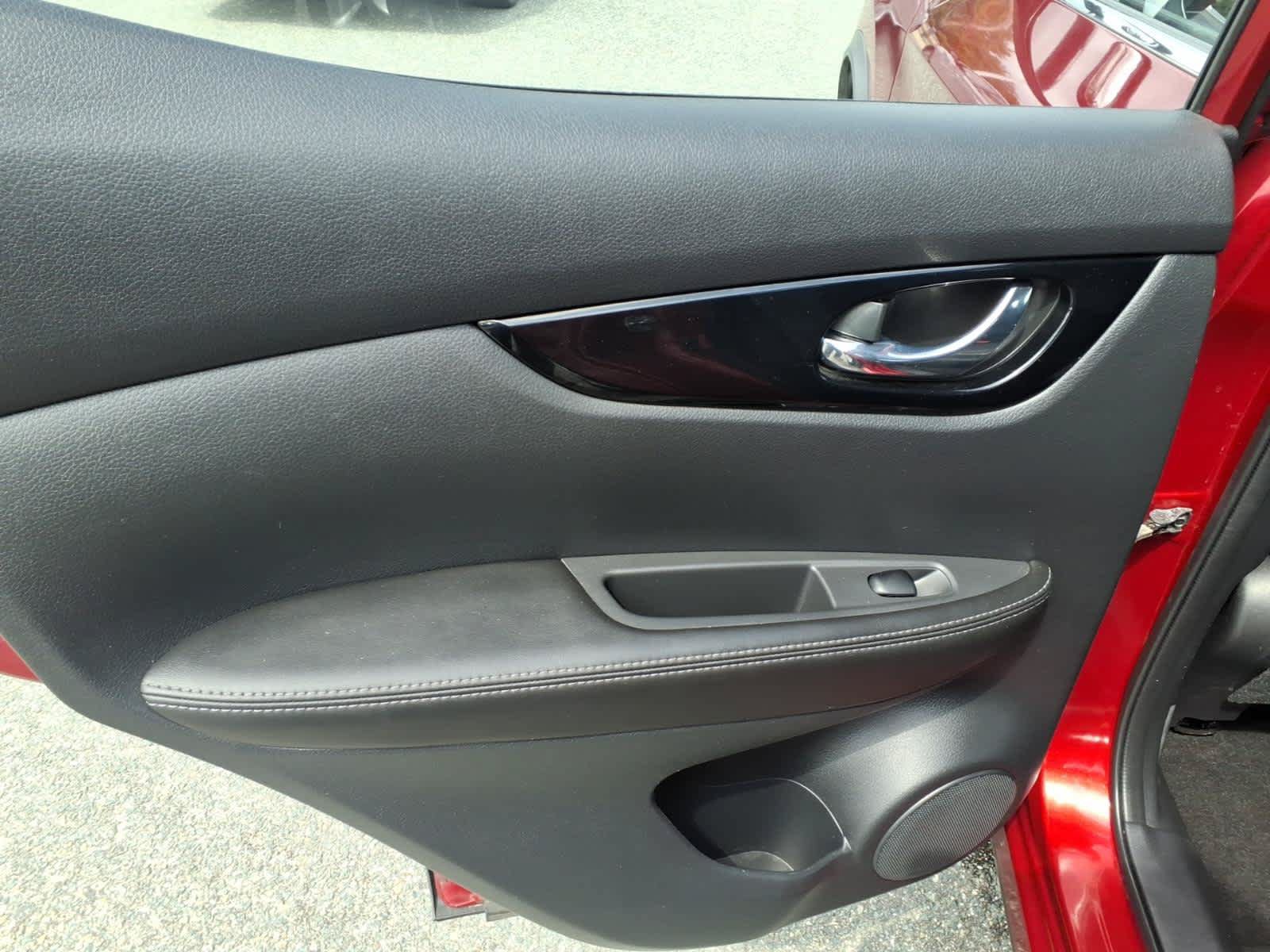 Certified 2021 Nissan Rogue Sport SV AWD/4WD image 11