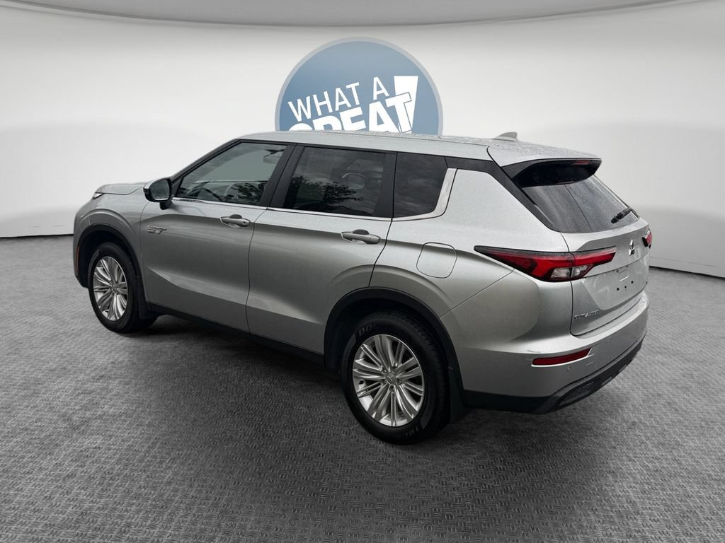 Used 2025 Mitsubishi Outlander ES AWD/4WD image 6