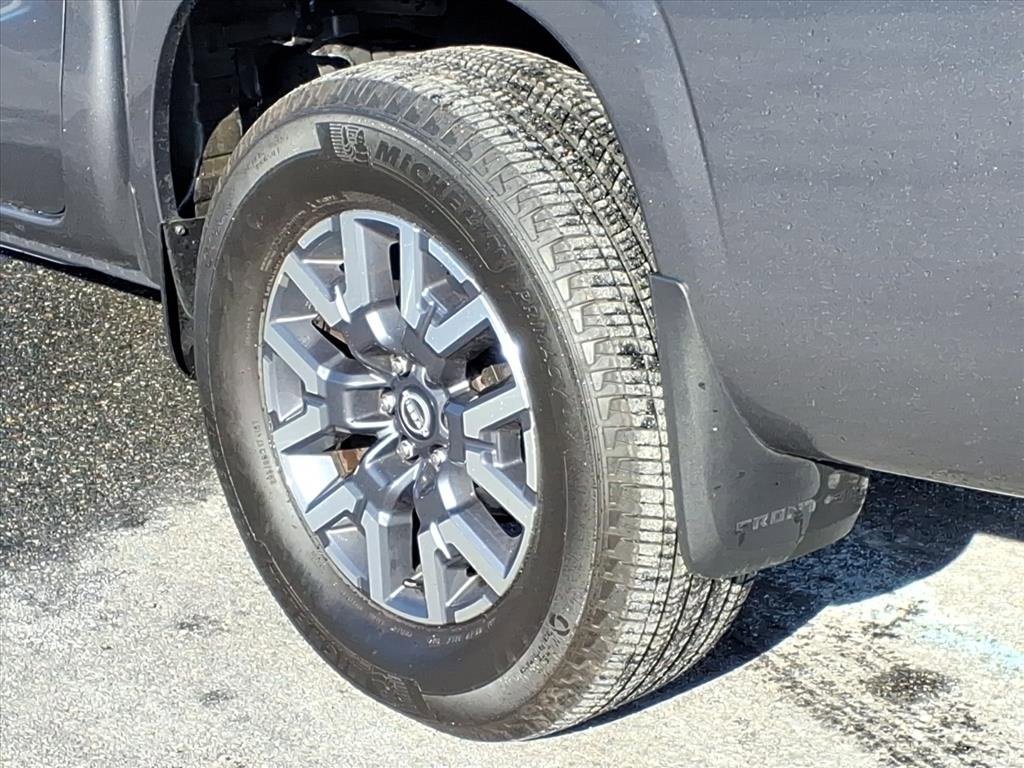Used 2024 Nissan Frontier SL w/ Technology Package image 9