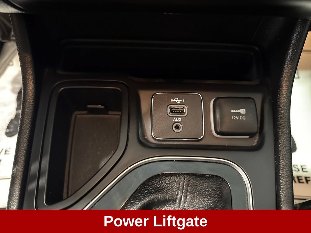 Used 2020 Jeep Cherokee Limited FWD image 17