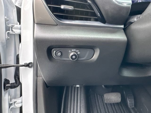 Used 2022 Chevrolet Traverse LT AWD/4WD image 23