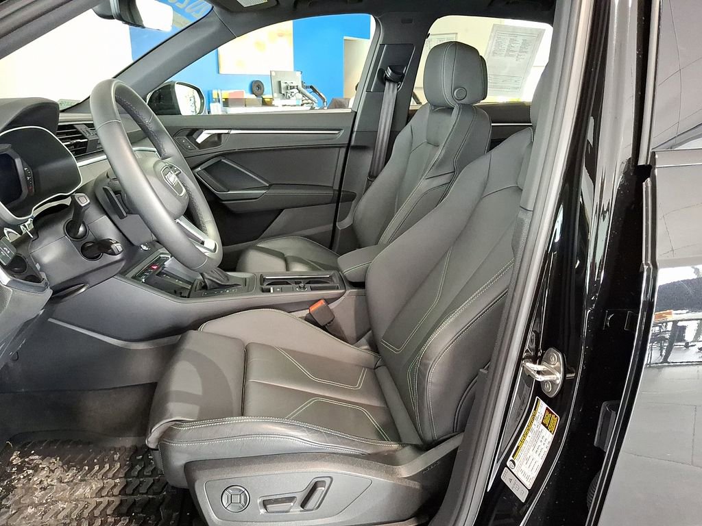 Certified 2025 Audi Q3 2.0T Premium w/ Convenience Package image 14