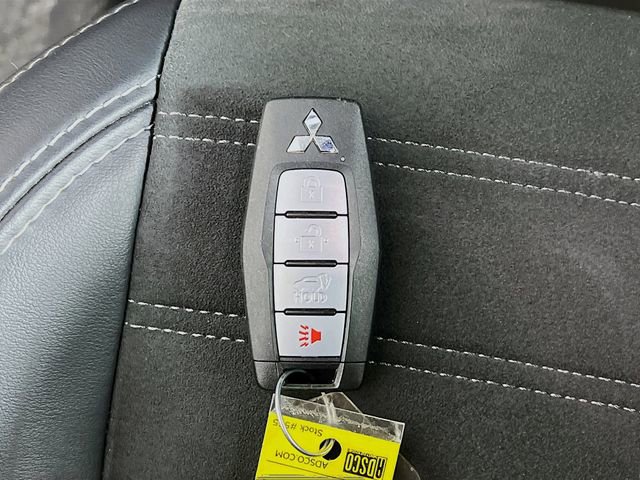 Used 2025 Mitsubishi Outlander SE AWD/4WD image 31