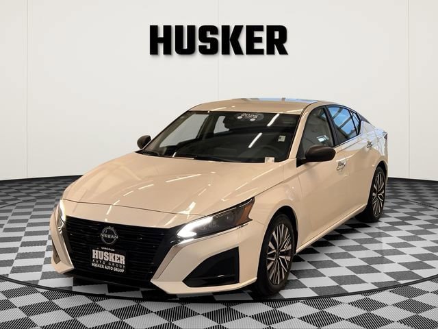 Used 2025 Nissan Altima 2.5 SV FWD image 6