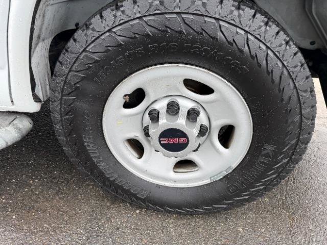 Used 2015 GMC Savana 2500 RWD image 13