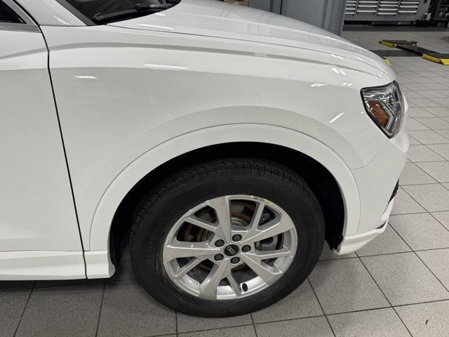 Certified 2023 Audi Q3 2.0T Premium w/ Convenience Package AWD/4WD image 9