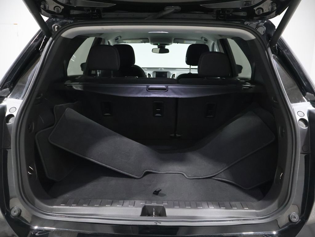 Used 2023 Chevrolet Equinox LT w/ Driver Convenience Package image 19