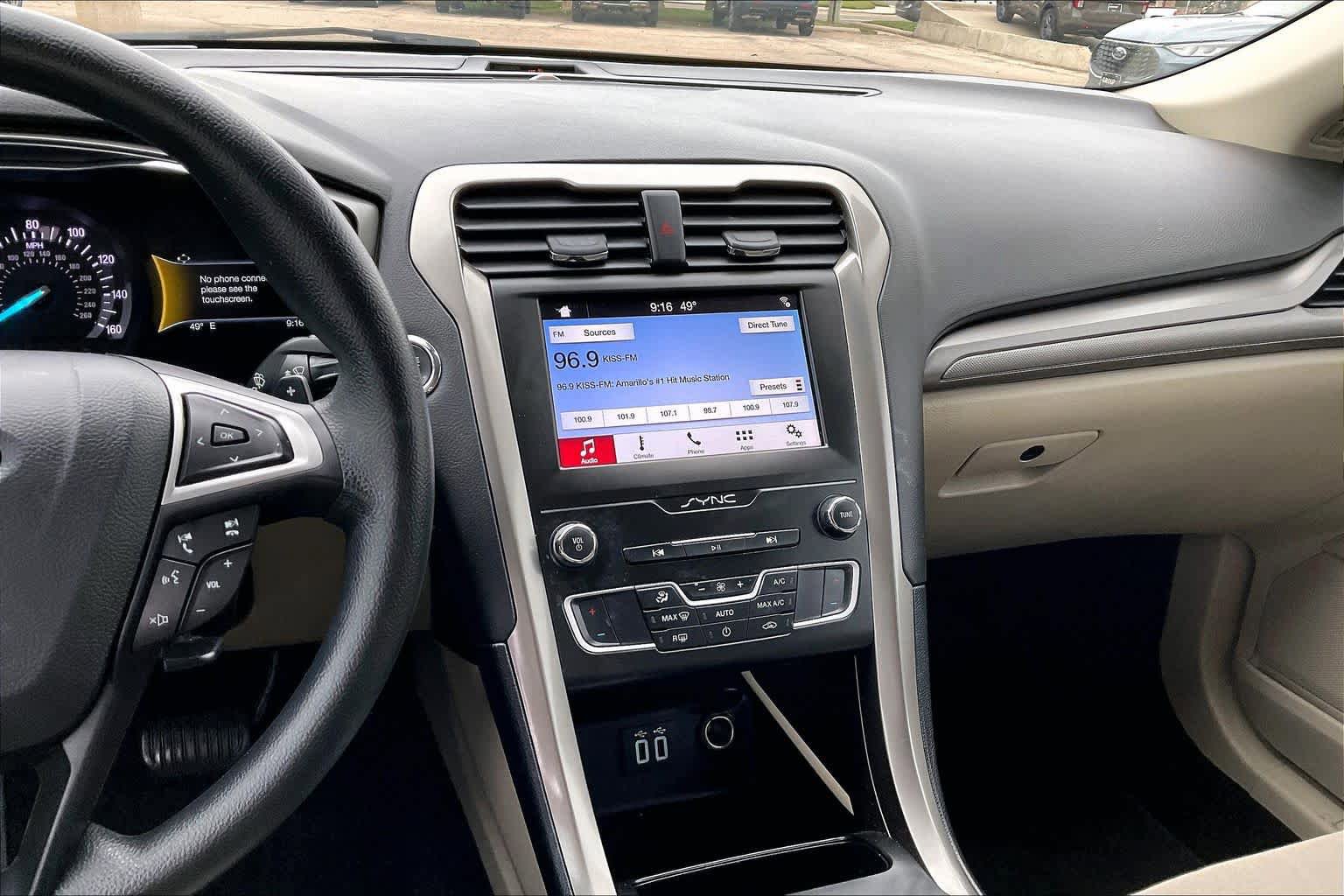 Used 2019 Ford Fusion SE FWD image 7