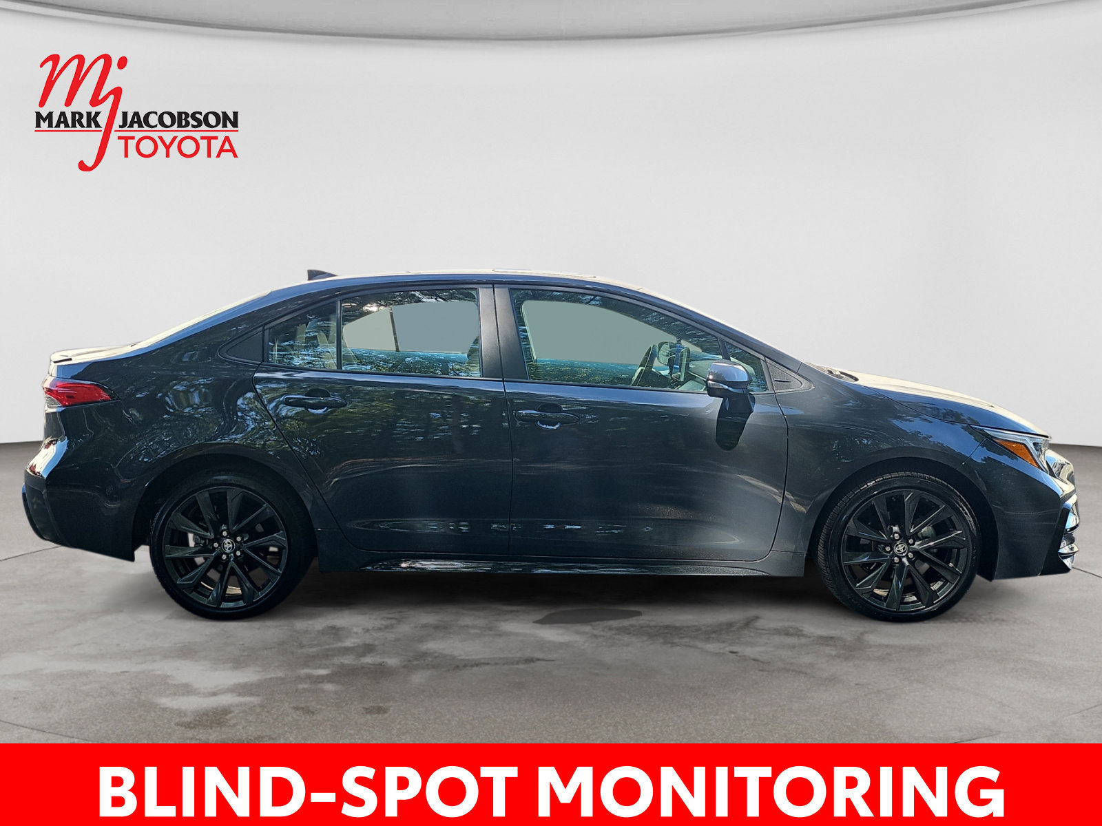 Used 2025 Toyota Corolla SE w/ SE Premium Package FWD image 7
