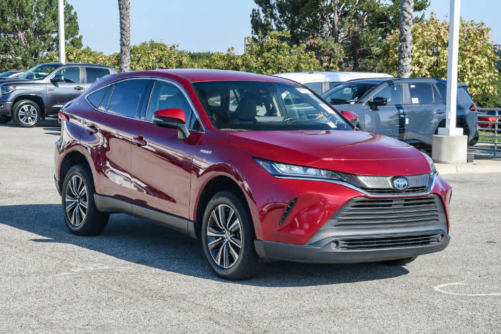 Used 2021 Toyota Venza LE AWD/4WD image 3