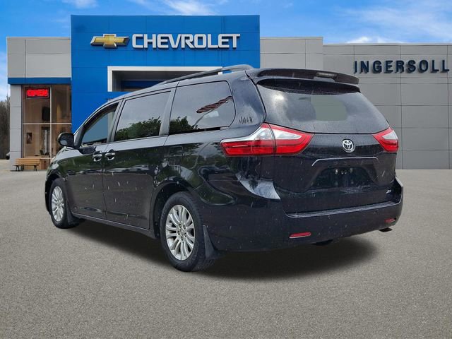 Used 2015 Toyota Sienna XLE Premium FWD image 24