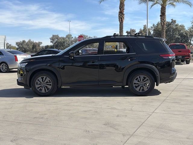 Used 2022 Nissan Pathfinder SV w/ SV Premium Package image 9