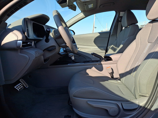 Certified 2025 Hyundai Elantra Sport image 13