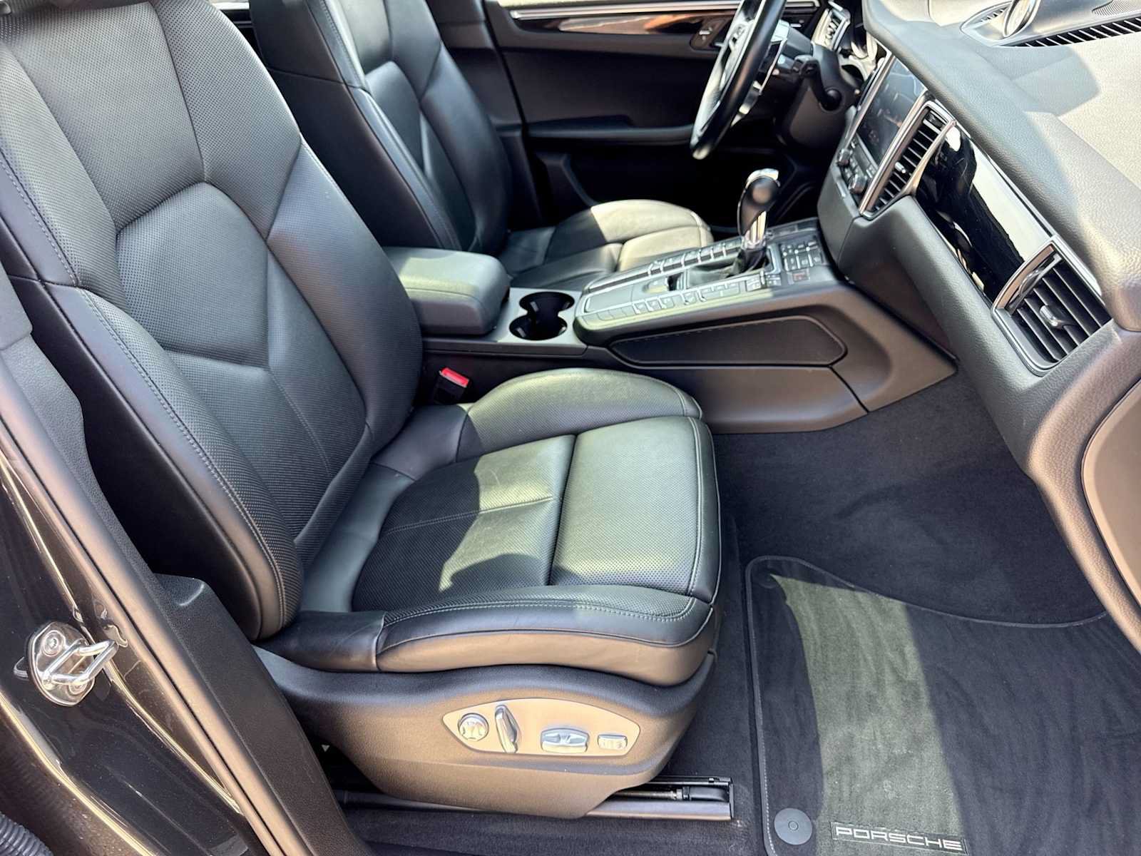 Used 2018 Porsche Macan S AWD/4WD image 21