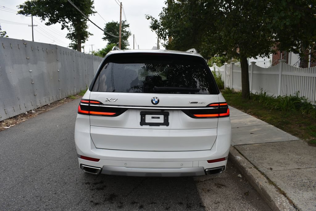 Used 2026 BMW X7 xDrive40i AWD/4WD image 6