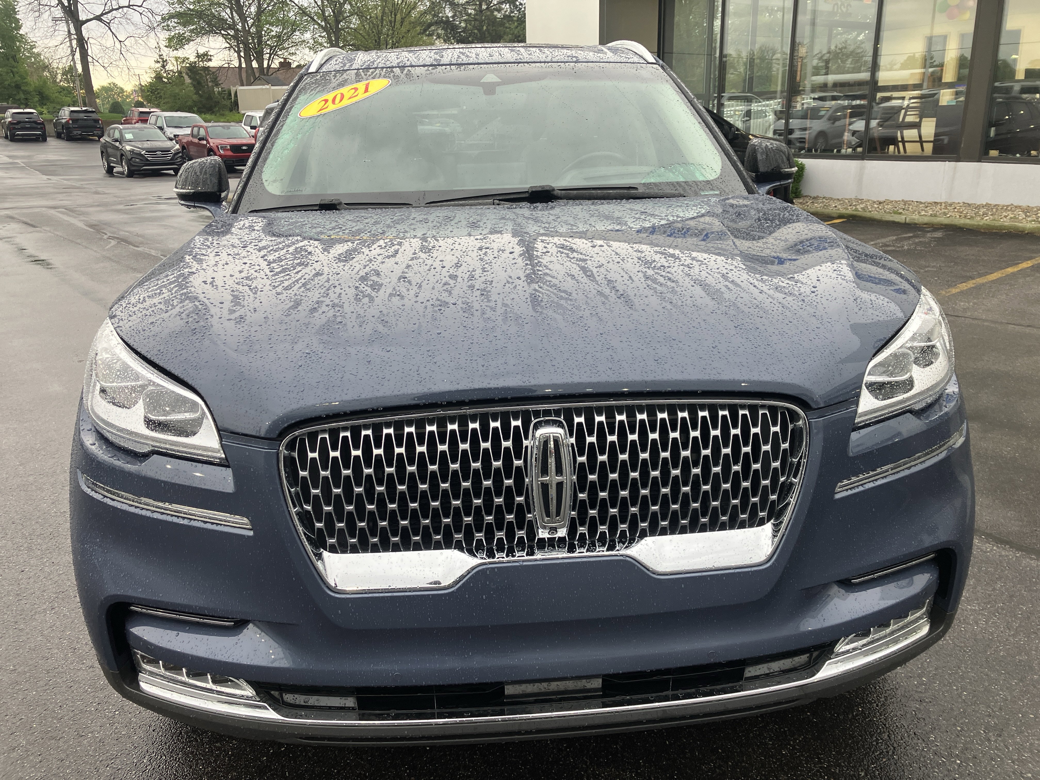 Used 2021 Lincoln Aviator Reserve w/ Equipment Group 202A AWD/4WD image 2